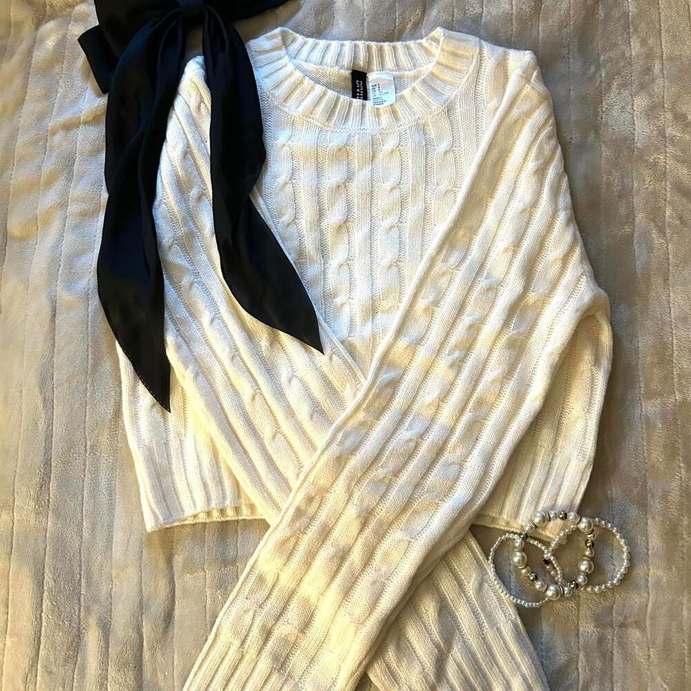 H&M Cream Cable Knit Sweater